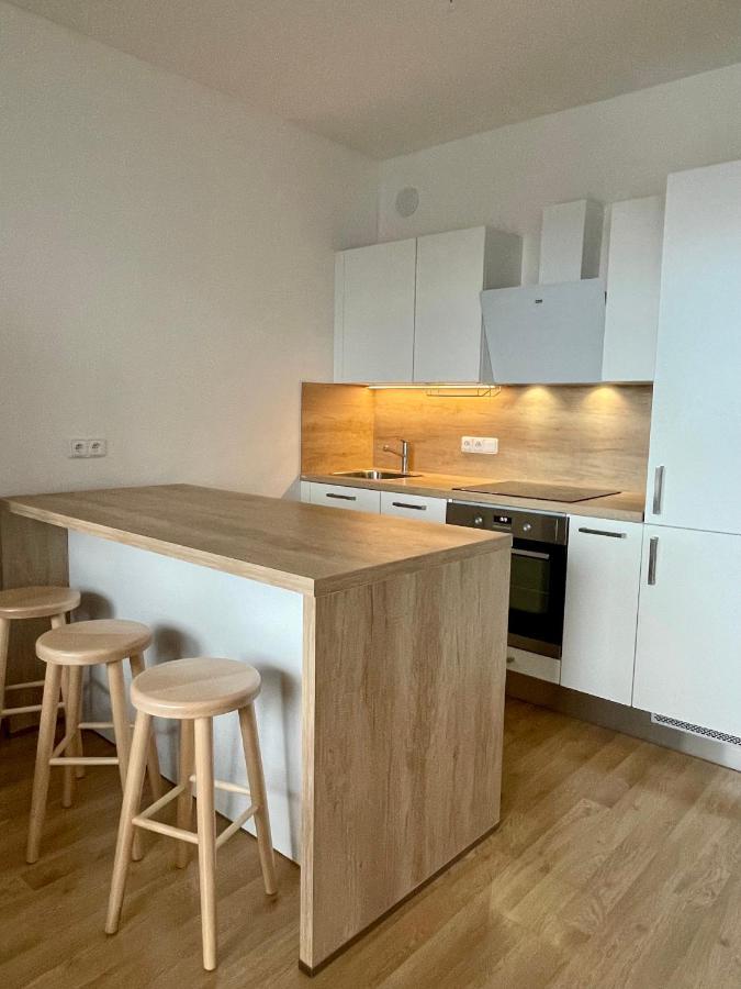 A Nice Place To Stay Apartments Praga Esterno foto