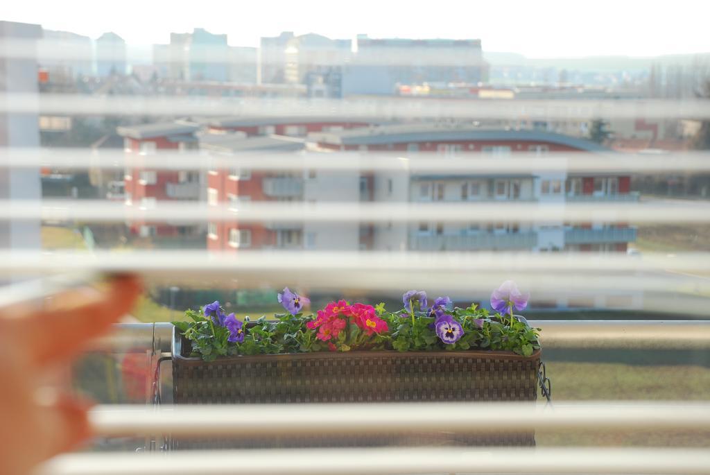 A Nice Place To Stay Apartments Praga Esterno foto