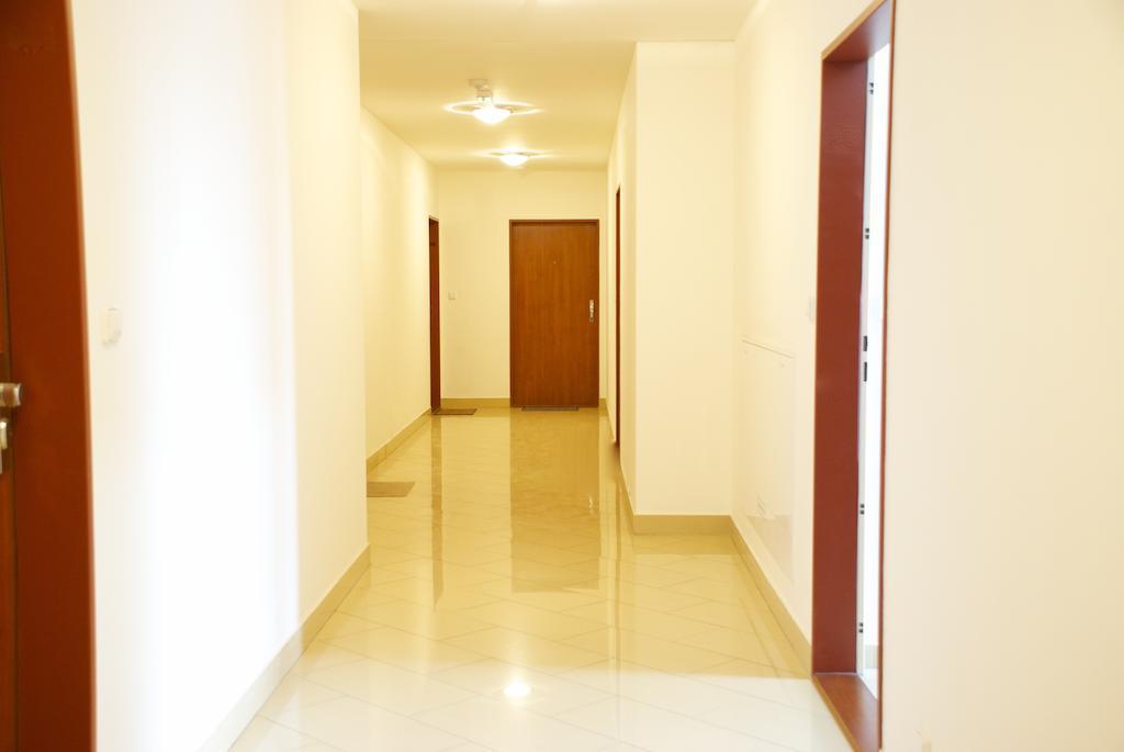 A Nice Place To Stay Apartments Praga Esterno foto