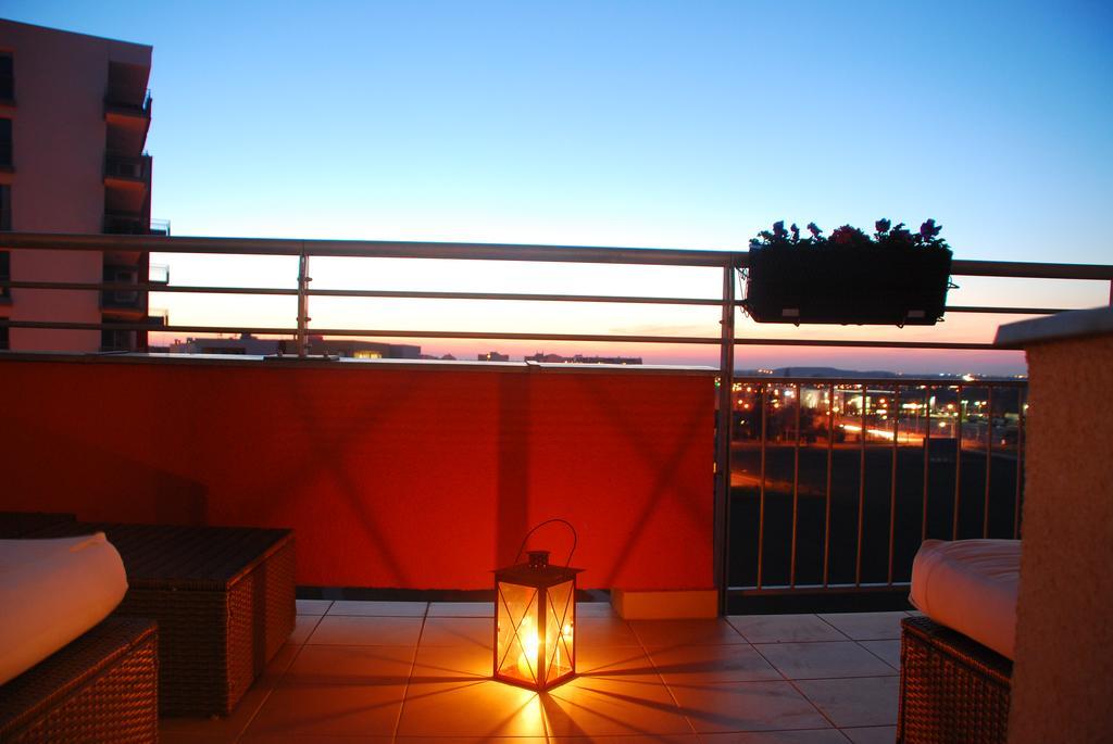 A Nice Place To Stay Apartments Praga Esterno foto