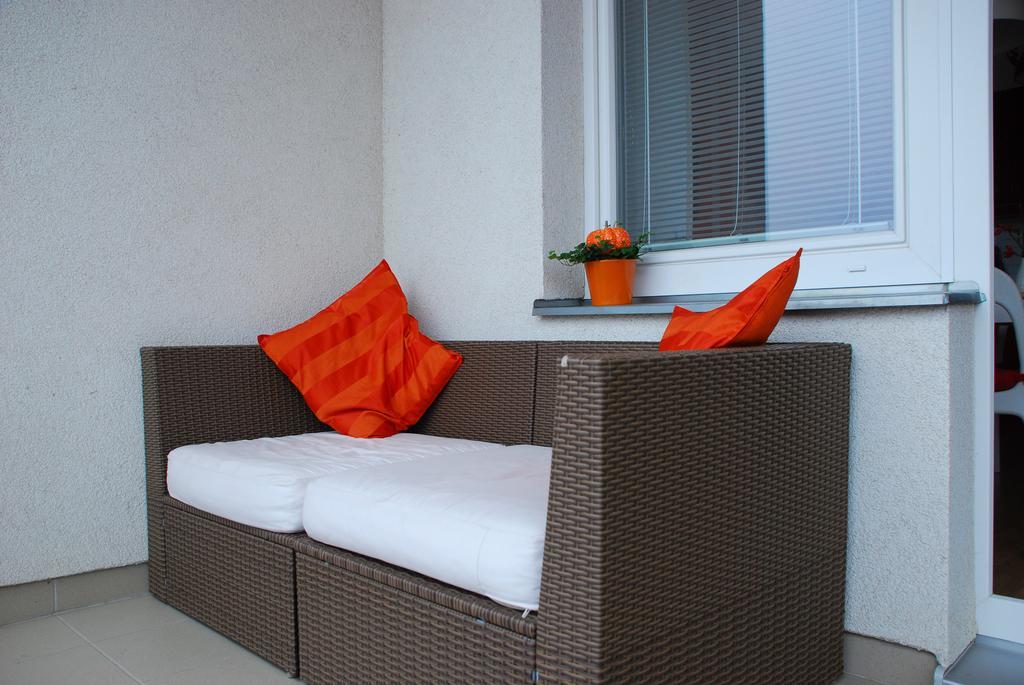A Nice Place To Stay Apartments Praga Esterno foto